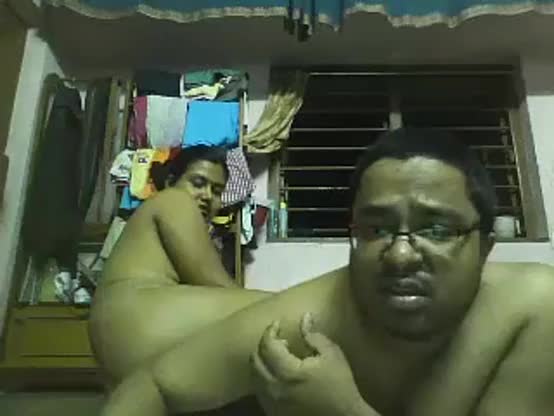 Desi randi bhabhi removing bra exposing boobs